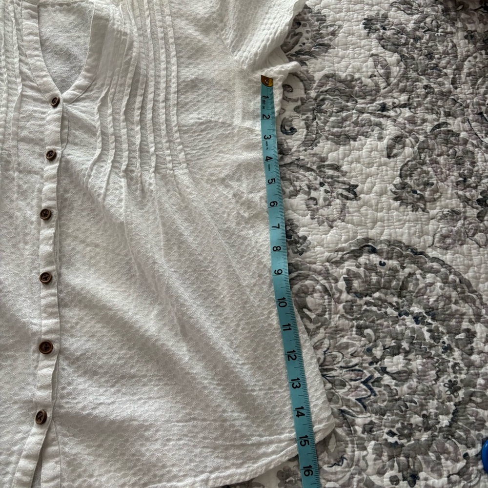 Prana Women's White Pleated Button-Up Blouse. Size Small saw - Picture 7 of 10